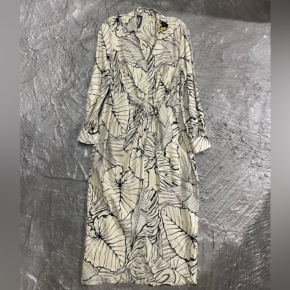 Magaschoni beige leaf print Linen dress / Gold leaf earrings